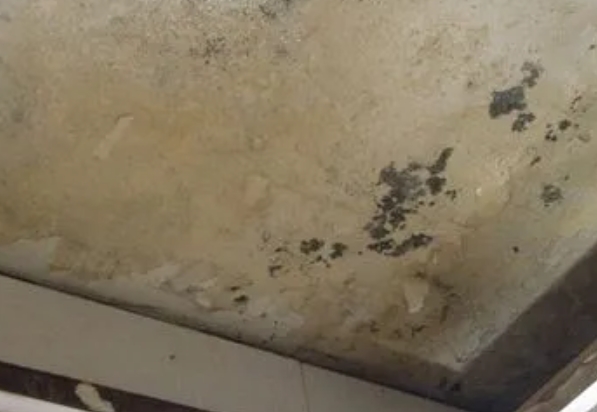 万源阳台漏水维修公司分享下万源卫生间渗水维修需要注意哪些问题。
